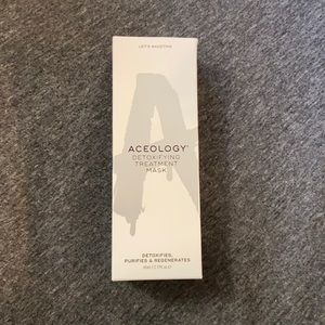 Aceology detoxifying treatment mask. New in box!